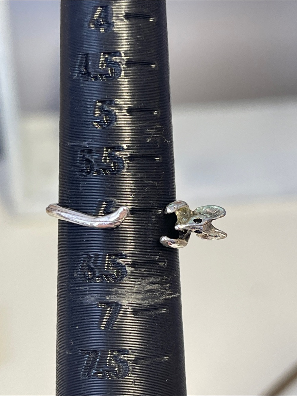 Silver-tone mouse ring - size 6